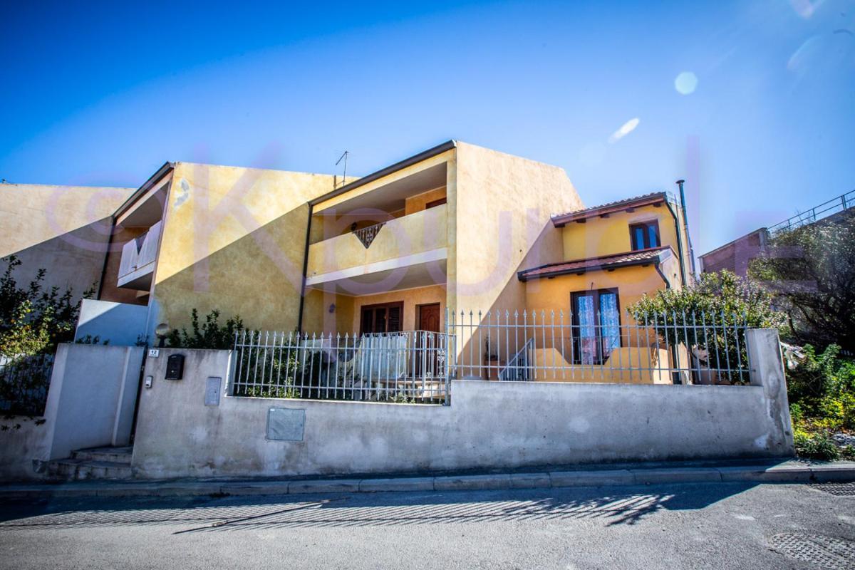 Le Api Hotel Cagliari Exterior foto